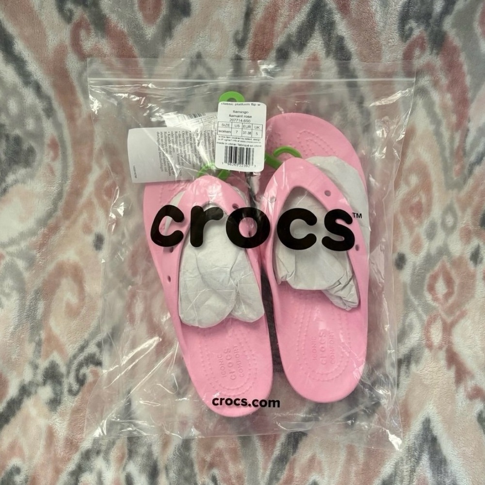 Crocs Women's Size 7 Flamingo Pink Classic Platform Flip Flops
